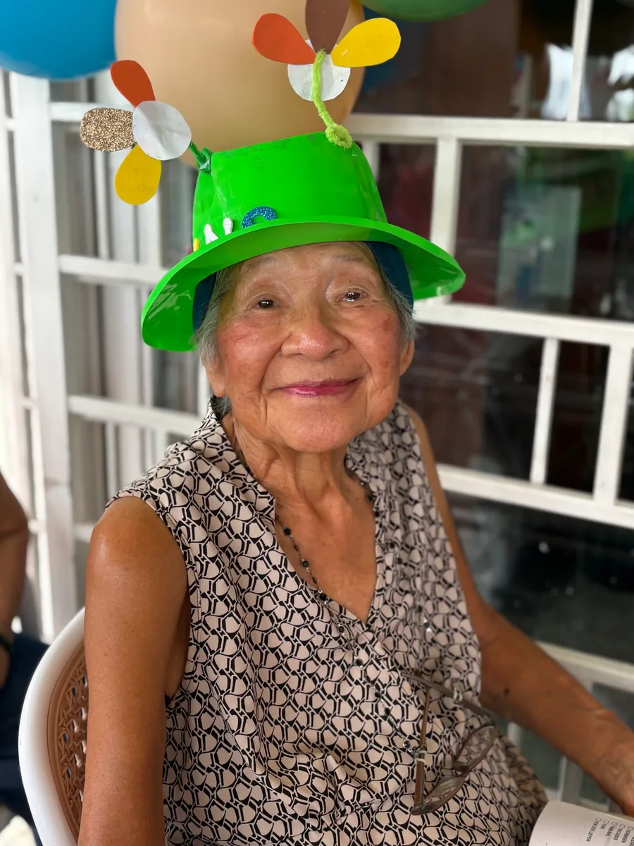 Adultos mayores celebrando el Mes del Abuelo en Golden Paradise Panamá